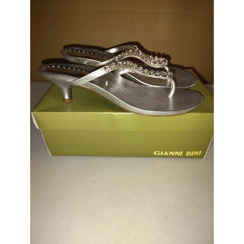 Gianni Bini kitten heel